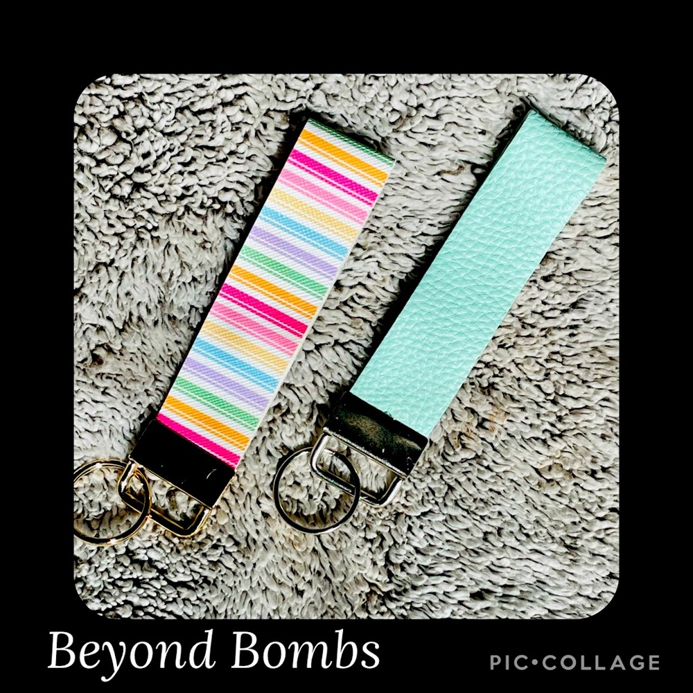 Summer styled matching Wristlet Keychain set
